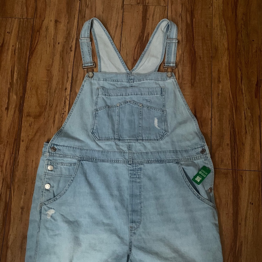 Overall shorts